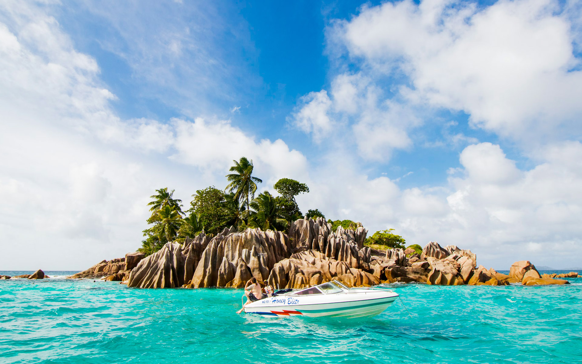 Slide-seychelles-bateau-ile